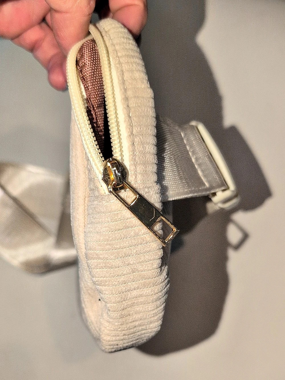 Cream Ribbed Crossbody Bag With An "R" Patch On Front - Picture 12 of 12